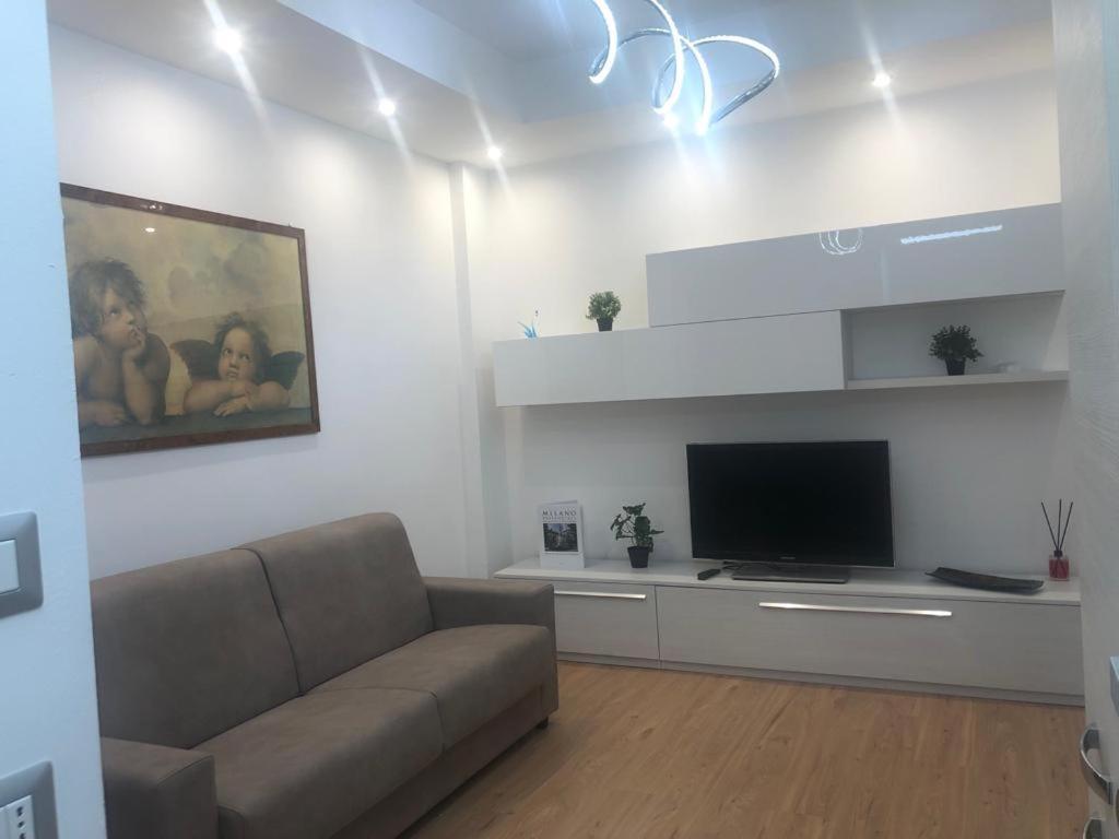 N&Ghomesweethome Raffaelloelegante Appartamento Ideale Casa Vacanze Affari Milan Bagian luar foto