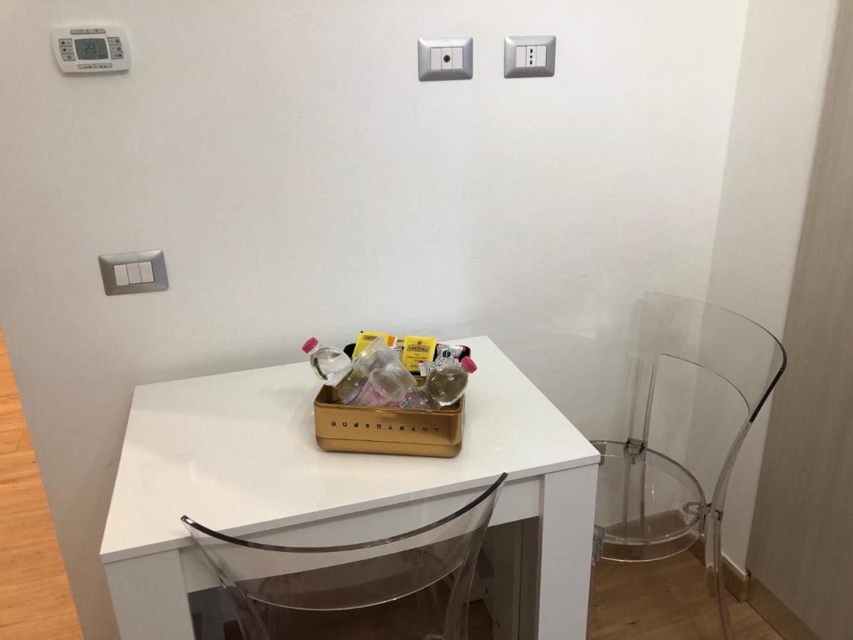 N&Ghomesweethome Raffaelloelegante Appartamento Ideale Casa Vacanze Affari Milan Bagian luar foto